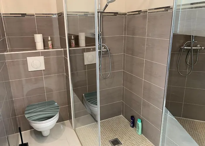 Studio Chambre Hote * مينتون